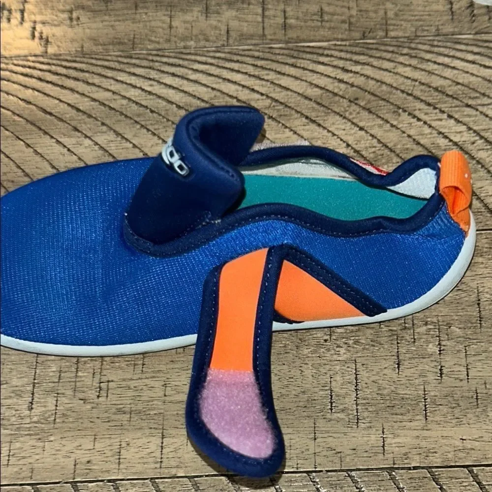 Speedo 🏖️ Water 💦 🌊 Sneakers Sharks 🦈🦈